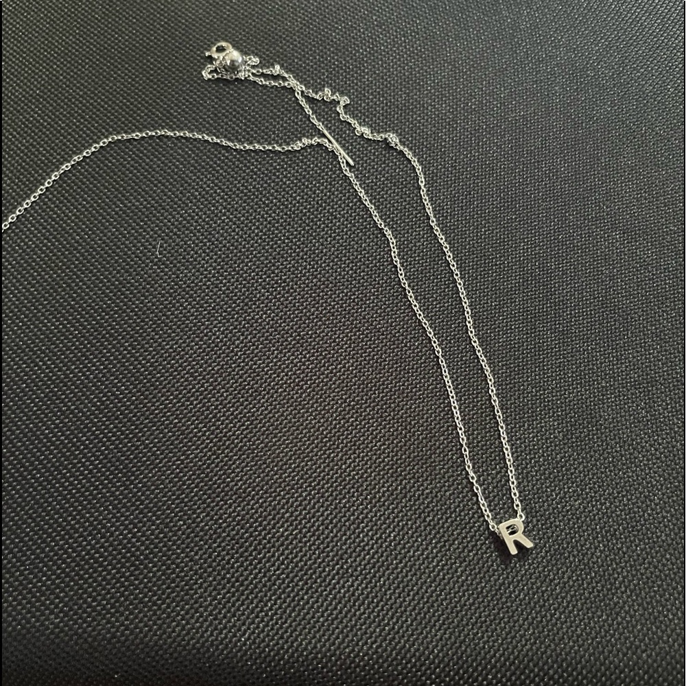 BLOCK R layering necklace